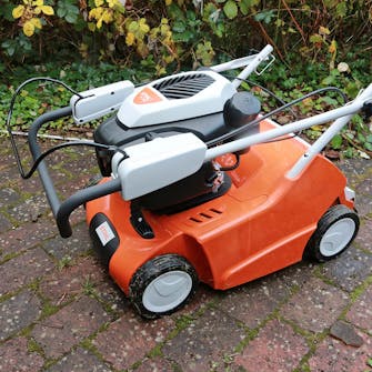 Nurmikon ilmaaja testi: Ilmaajaa käytetään vain kerran pari vuodessa Nurmikon ilmaaja testi: Ilmaajaa käytetään vain kerran pari vuodessa